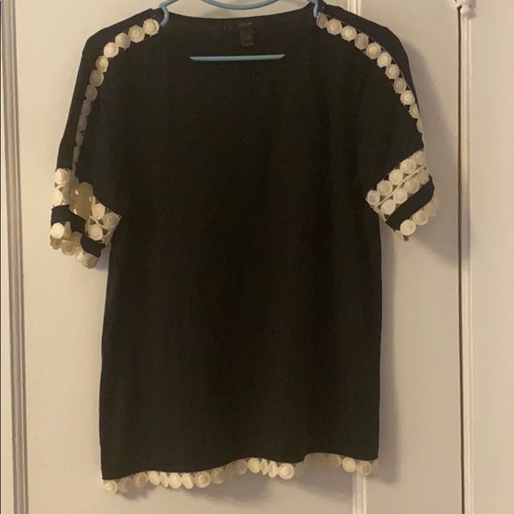 Black top with white detailed sleeves and bottom - Picture 1 of 3